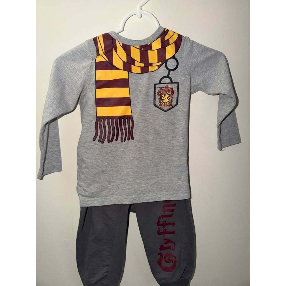Harry Potter Gryffindor Pajama Set with Removable Cape Size 4